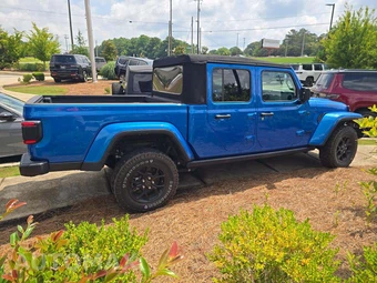 2024 Jeep Gladiator Willys Crew Cab Medium Bed - miniatura 4