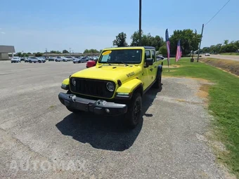 2024 Jeep Gladiator Willys Crew Cab Medium Bed