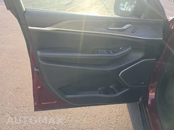2024 Jeep Grand Cherokee 4xe - miniatura 9