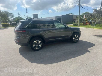 2024 Jeep Grand Cherokee 4xe - miniatura 11