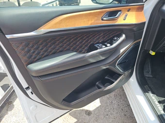 2024 Jeep Grand Cherokee 4xe Summit Reserve - miniatura 9