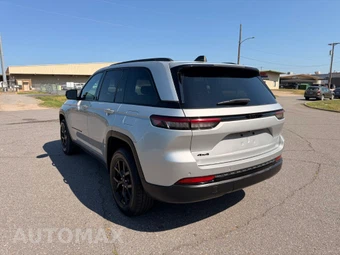 2024 Jeep Grand Cherokee Altitude - miniatura 7