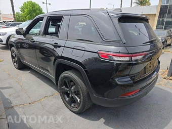 2024 Jeep Grand Cherokee Altitude - miniatura 2