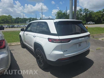2024 Jeep Grand Cherokee Altitude - miniatura 2
