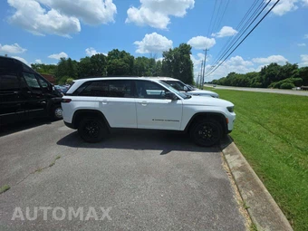 2024 Jeep Grand Cherokee Altitude - miniatura 4