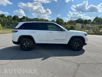 2024 Jeep Grand Cherokee Altitude - miniatura 4