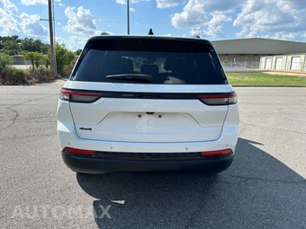 2024 Jeep Grand Cherokee Altitude - miniatura 6