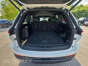 2024 Jeep Grand Cherokee Altitude - miniatura 11