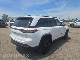 2024 Jeep Grand Cherokee Altitude X - miniatura 3