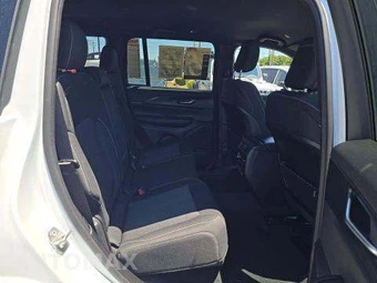 2024 Jeep Grand Cherokee Laredo - miniatura 17