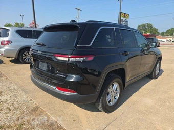 2024 Jeep Grand Cherokee Laredo - miniatura 3