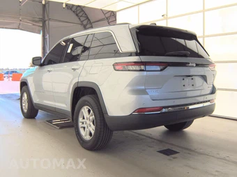 2024 Jeep Grand Cherokee Laredo - miniatura 8