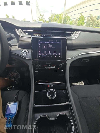 2024 Jeep Grand Cherokee Laredo X - miniatura 10
