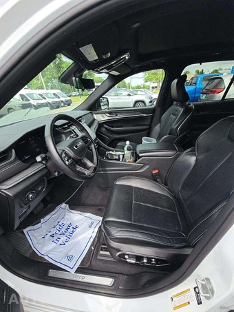 2024 Jeep Grand Cherokee Overland - miniatura 6