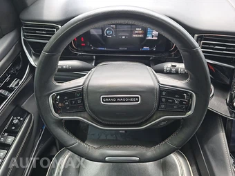 2024 Jeep Grand Wagoneer L Obsidian - miniatura 10