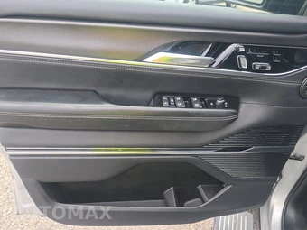 2024 Jeep Grand Wagoneer L Obsidian - miniatura 9