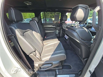 2024 Jeep Grand Wagoneer L Obsidian - miniatura 14