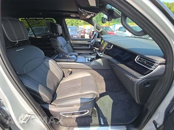 2024 Jeep Grand Wagoneer L Obsidian - miniatura 16