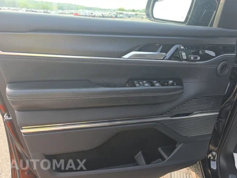 2024 Jeep Grand Wagoneer L Obsidian - miniatura 9