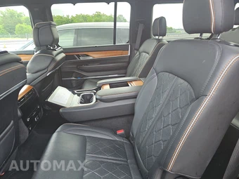 2024 Jeep Grand Wagoneer L Series III - miniatura 13