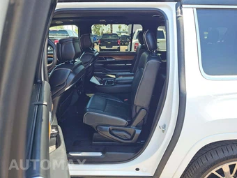 2024 Jeep Grand Wagoneer L Series III - miniatura 10