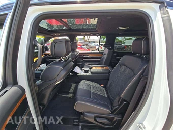 2024 Jeep Grand Wagoneer L Series III - miniatura 13