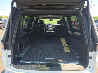 2024 Jeep Grand Wagoneer L Series III - miniatura 12