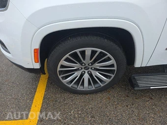 2024 Jeep Grand Wagoneer L Series III - miniatura 8