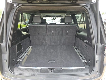 2024 Jeep Grand Wagoneer L Series III Obsidian - miniatura 17