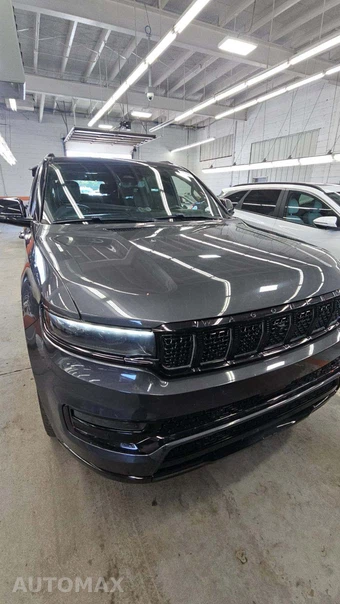 2024 Jeep Grand Wagoneer L Series III Obsidian - miniatura 23