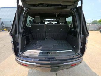 2024 Jeep Grand Wagoneer Series II - miniatura 12