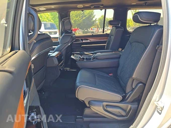 2024 Jeep Grand Wagoneer Series III - miniatura 13