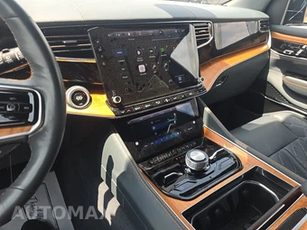 2024 Jeep Grand Wagoneer Series III - miniatura 11