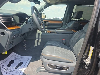 2024 Jeep Grand Wagoneer Series III - miniatura 7