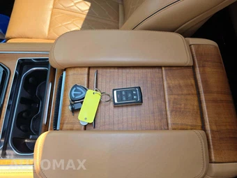 2024 Jeep Grand Wagoneer Series III - miniatura 8