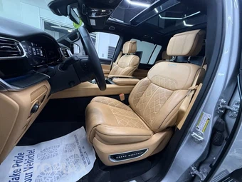 2024 Jeep Grand Wagoneer Series III Obsidian - miniatura 11