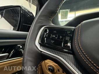 2024 Jeep Grand Wagoneer Series III Obsidian - miniatura 16