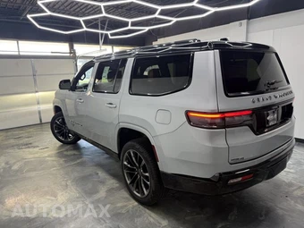 2024 Jeep Grand Wagoneer Series III Obsidian - miniatura 3