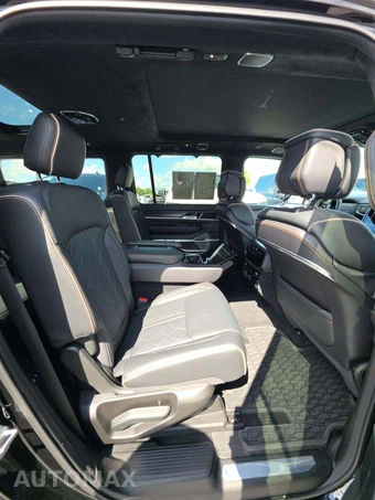 2024 Jeep Grand Wagoneer Series III Obsidian - miniatura 17