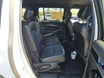2024 Jeep Wagoneer L Series II - miniatura 17