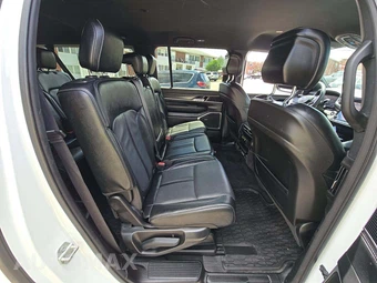 2024 Jeep Wagoneer L Series II - miniatura 17