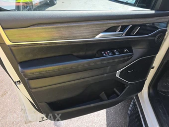 2024 Jeep Wagoneer L Series II - miniatura 9