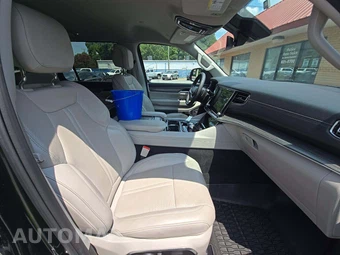 2024 Jeep Wagoneer L Series II - miniatura 19