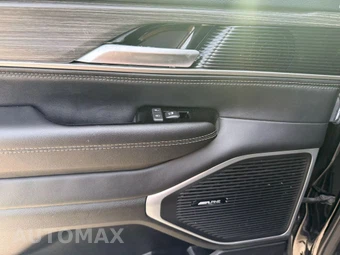 2024 Jeep Wagoneer L Series II - miniatura 16