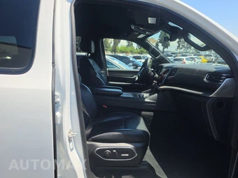 2024 Jeep Wagoneer L Series II - miniatura 8