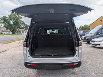 2024 Jeep Wagoneer L Series II - miniatura 3