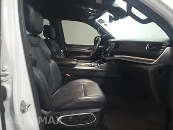 2024 Jeep Wagoneer L Series II - miniatura 8