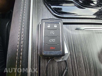 2024 Jeep Wagoneer L Series II - miniatura 8