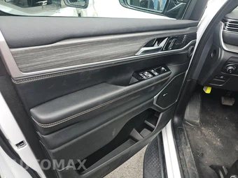 2024 Jeep Wagoneer L Series II - miniatura 9