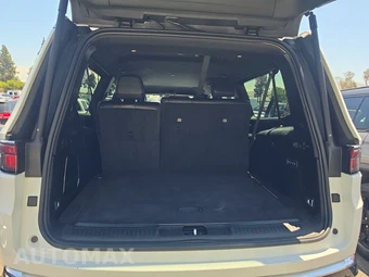 2024 Jeep Wagoneer L Series II - miniatura 17
